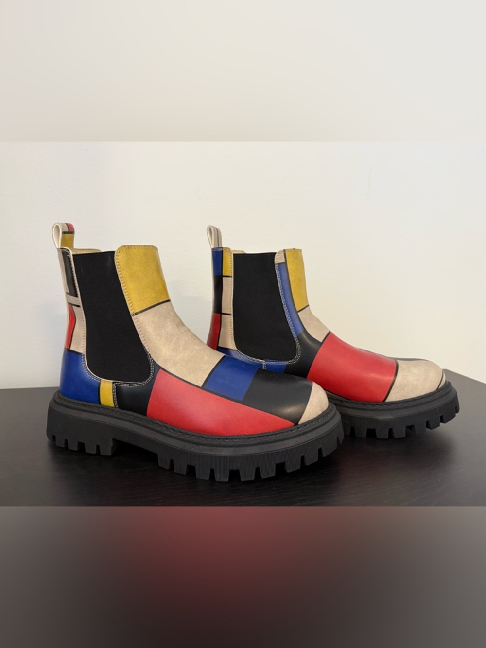 DOGO Aura Modrian Ankle Chelsea Boots Size 8.5